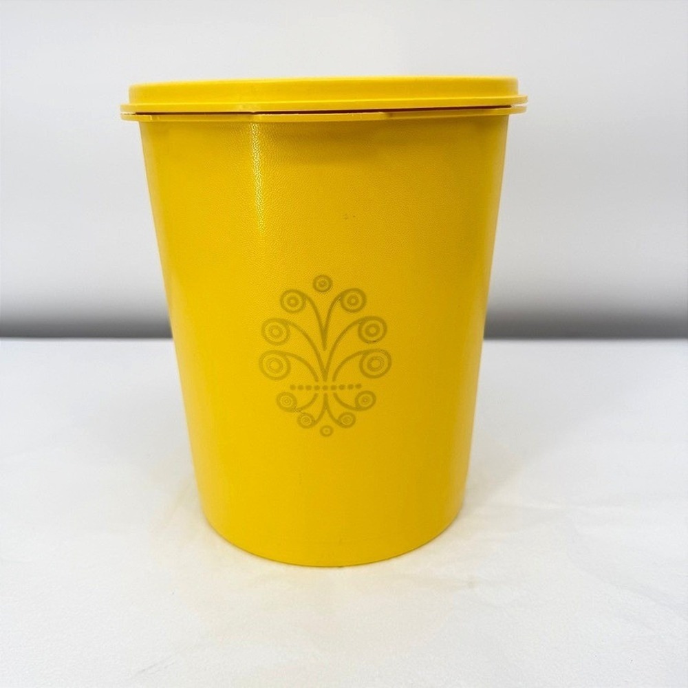 VTG Tupperware Servalier Canister Yellow Sunburst Medallion Retro Kitchen